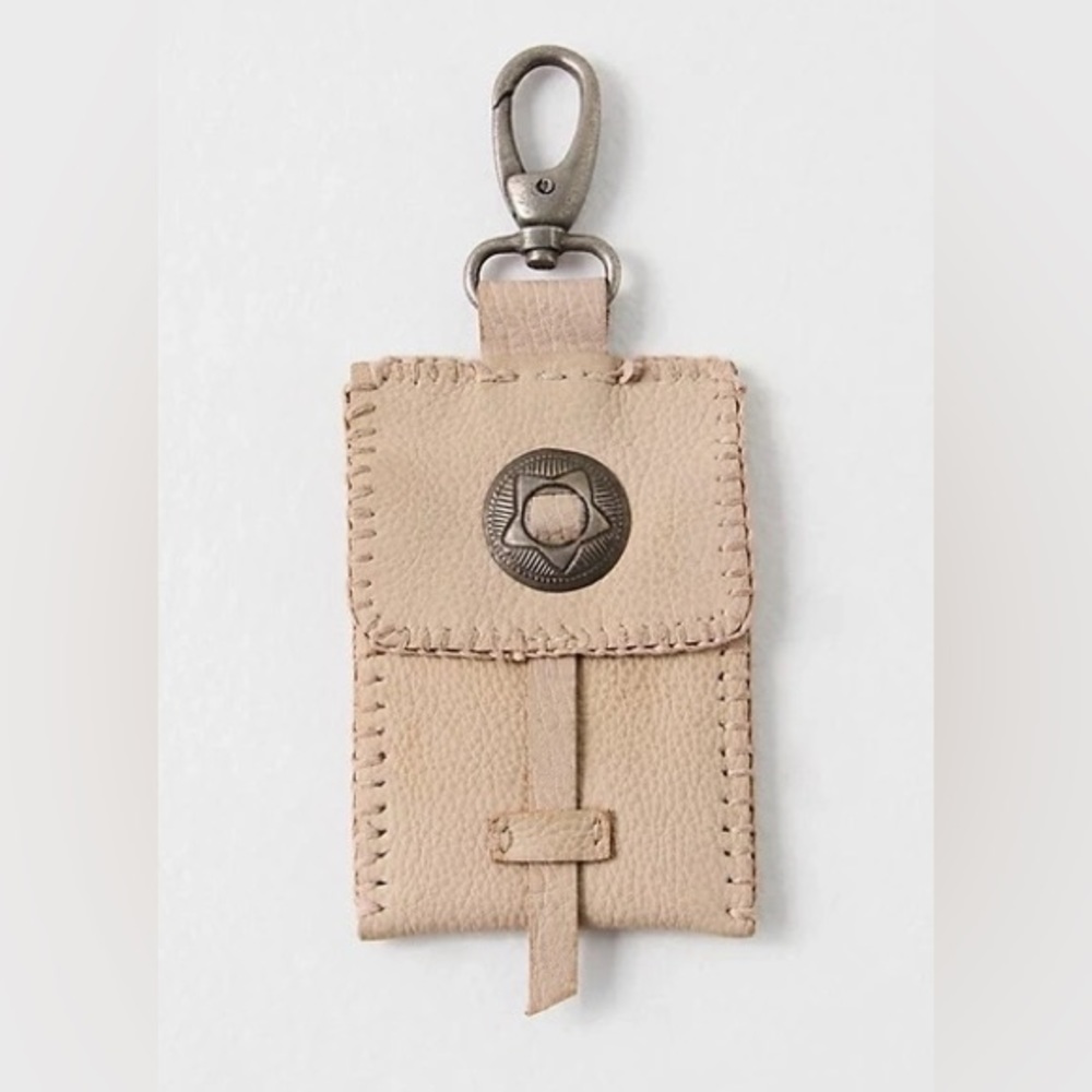 NWOT Free People Concho Keychain Leather Mini Wallet Z565